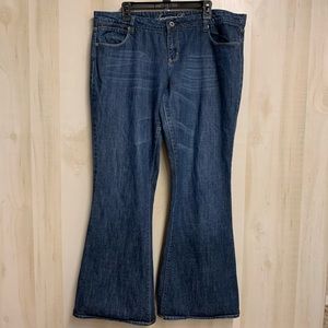 EUC American Eagle Real Flare Plus Jeans Size 18L